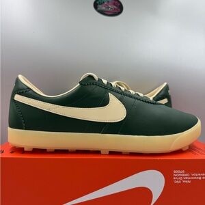 Nike Astro Grabber LTHR Fir Muslin BRAND NEW Size 11.5 Women